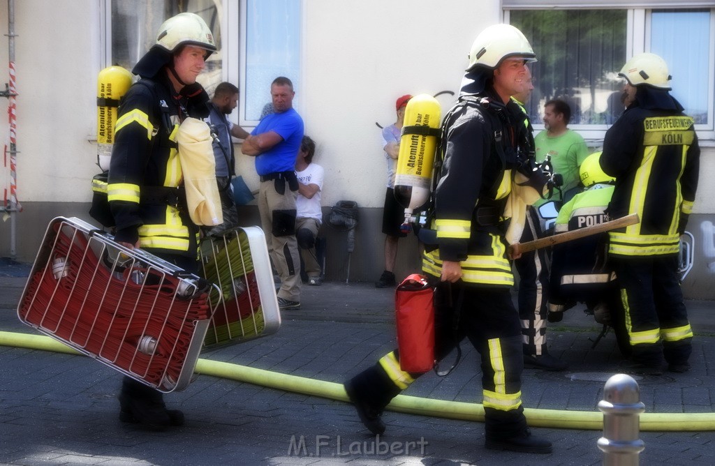 Explo Feuer 2 Koeln Kalk Hoefestr P062.JPG - Miklos Laubert